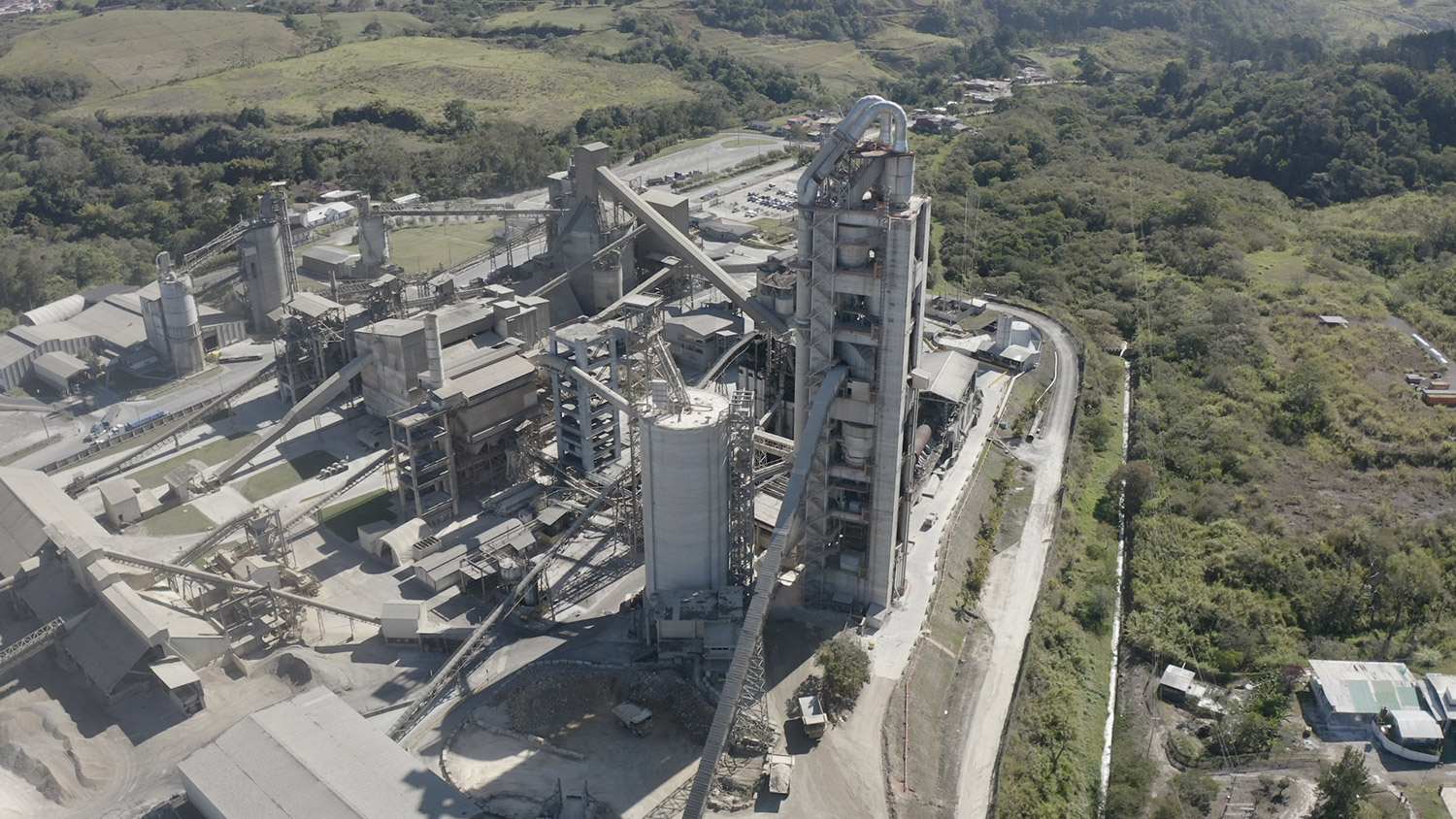 Holcim Latinoamérica avanza en la descarbonización de su negocio a través del uso de energía renovable