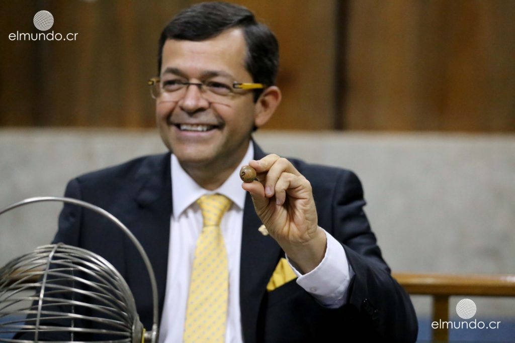 Imagen principal del artículo: Continúa la operación pobrecitos