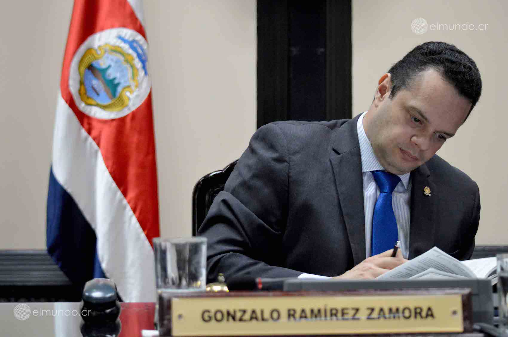 La campaña está patas arriba y el Congreso también