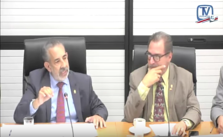 Fabricio suma a Sergio, Carlos se acerca a Laura y en el Congreso...