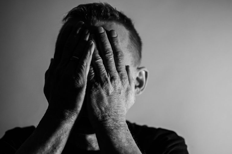 CCSS fortalecerá el abordaje de población con riesgo suicida mediante nuevo lineamiento