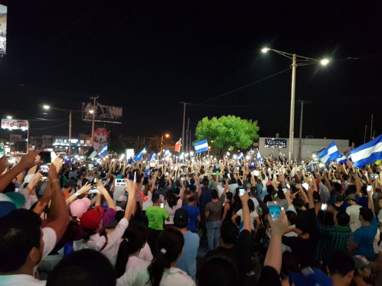 28 muertos, saqueos, incendios y represión en protestas contra el gobierno en Nicaragua