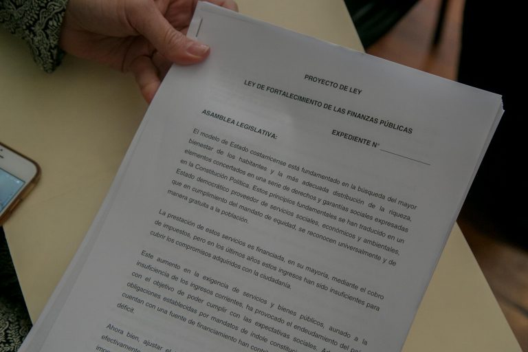 ¿Cómo puede la ciudadanía presentar un proyecto de ley?