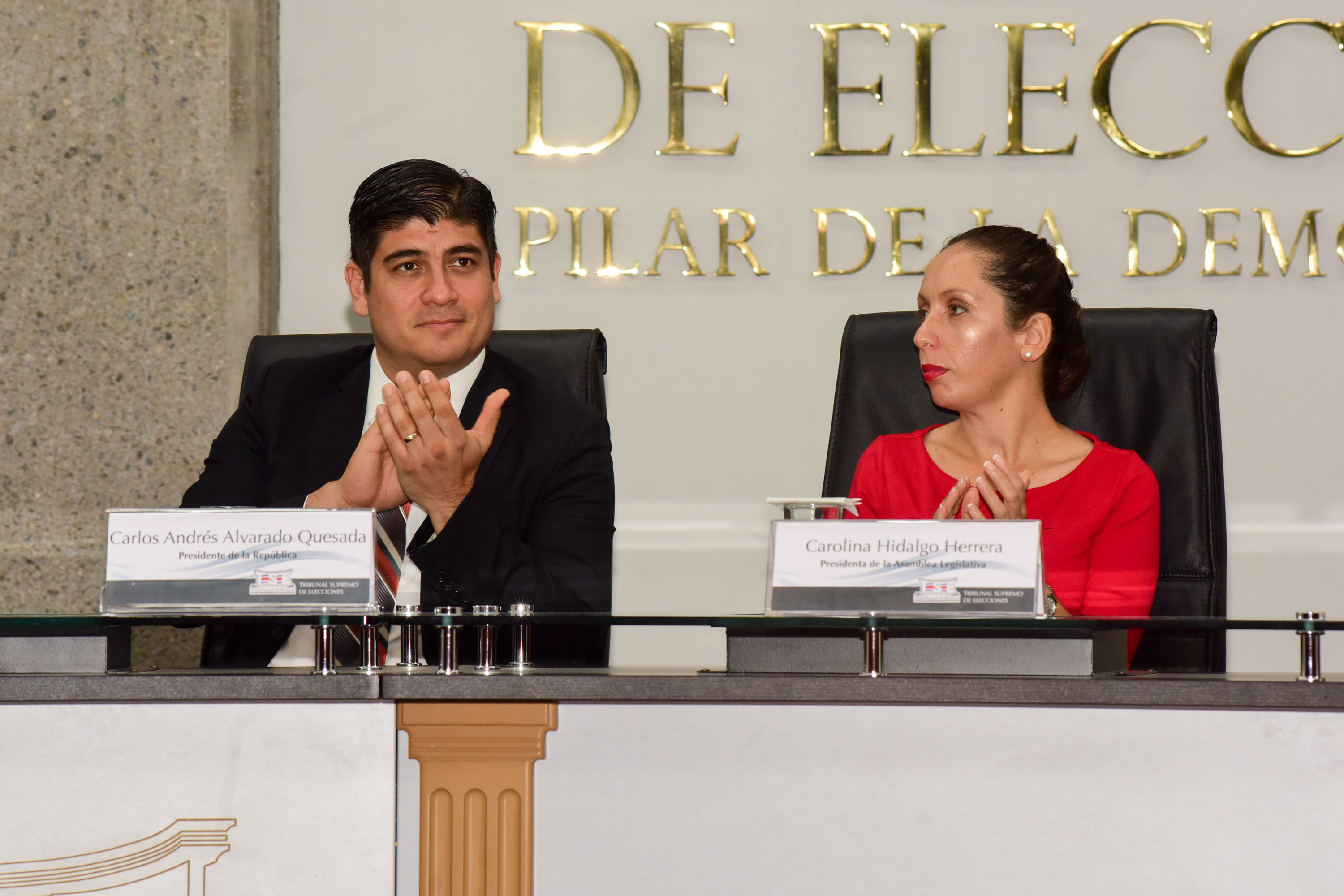 Imagen principal del artículo: Presidente espera acuerdo sobre huelga "en próximas horas" y que plan fiscal sea votado en octubre