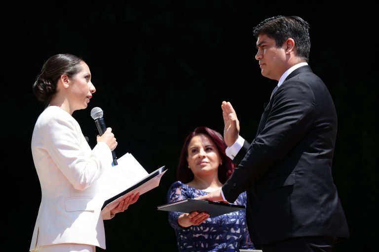 "Trabajaré muy duro dando lo mejor de mí para no fallarles": Estas son las prioridades de Carlos Alvarado