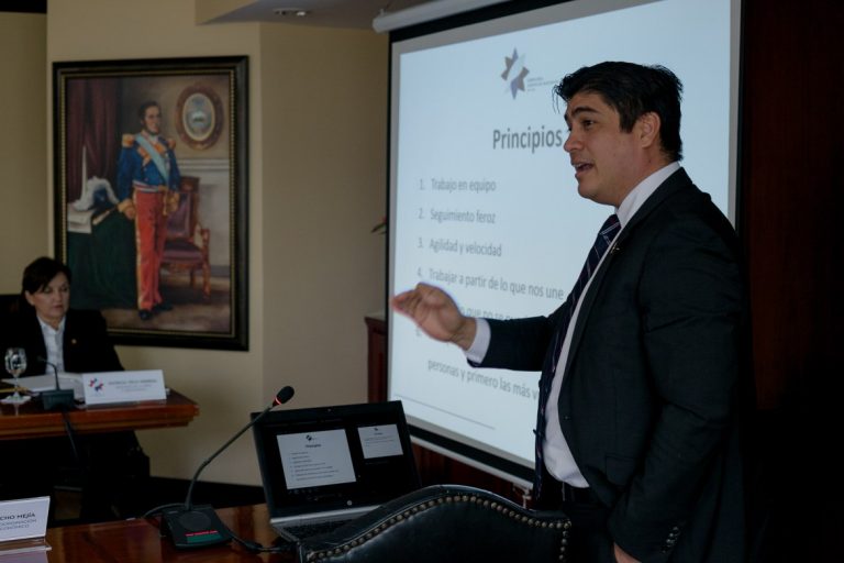 De viajes, pensiones y polémicas: un martes movido por todos los frentes