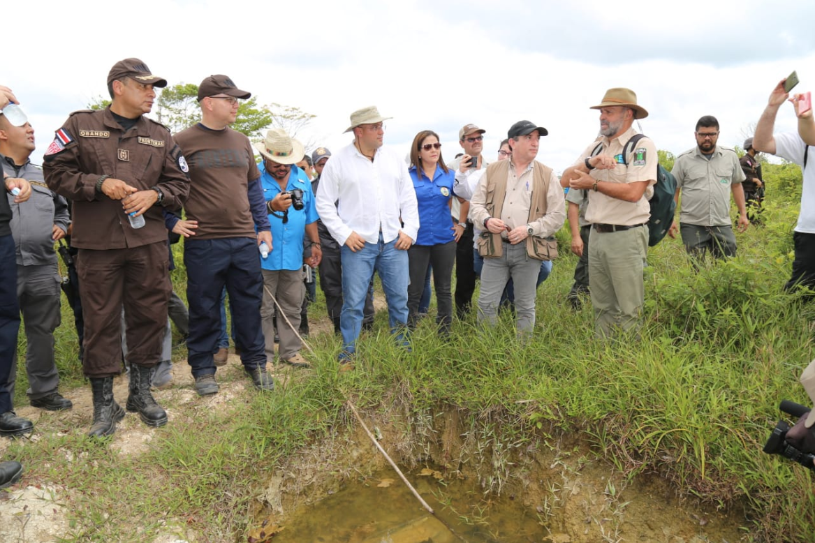 Ottón Solís anuncia su retiro y lanza un último filazo a Luis Guillermo
