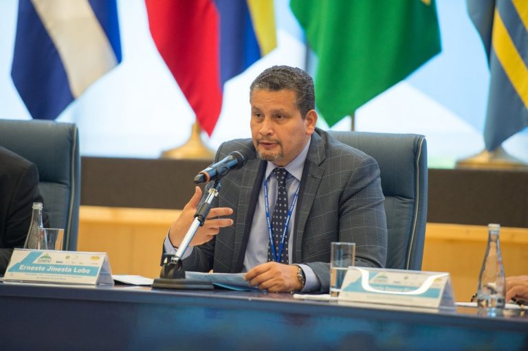 En su momento de mayor tensión, la Sala IV pierde otro magistrado