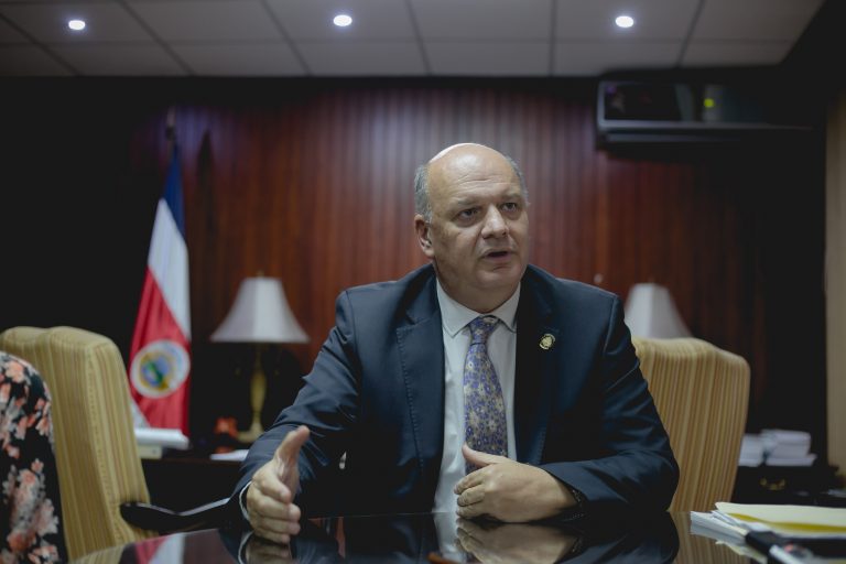 Presidente firmará norma técnica sobre aborto terapéutico "este año", afirma Rodolfo Piza