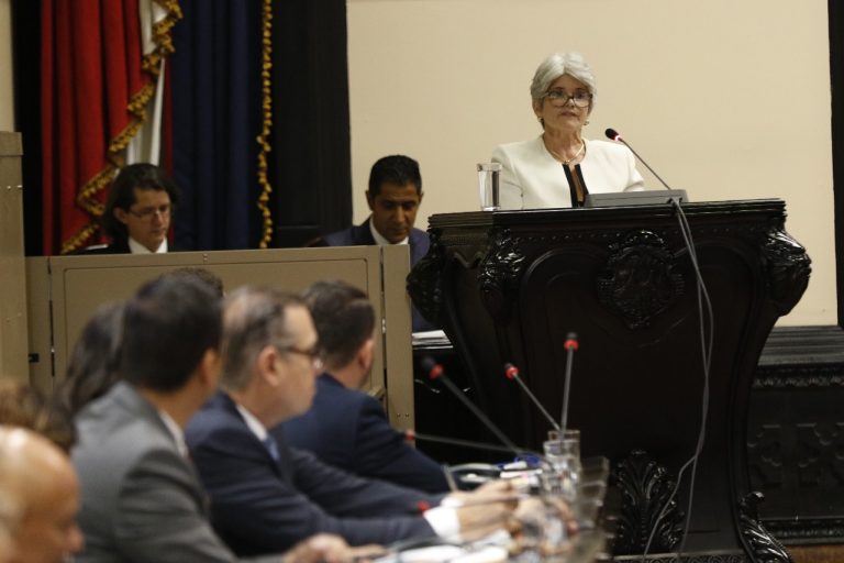 Del déficit fiscal, el plebiscito en Nosara y un nombramiento polémico en Juventud