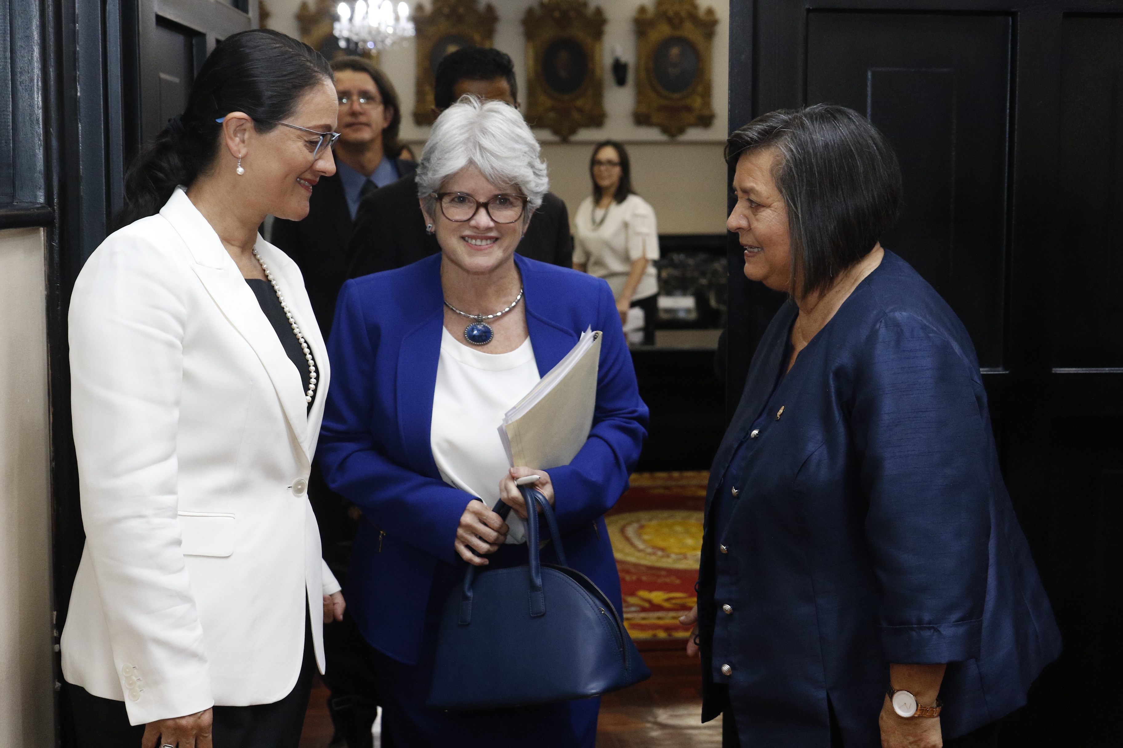 Imagen principal del artículo: La ministra de Hacienda pasa la prueba de fuego en el Congreso