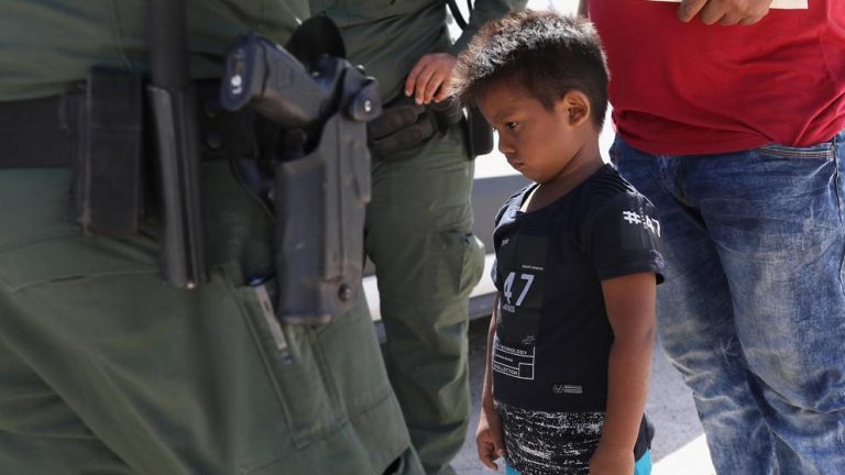 Canciller Campbell reporta niño costarricense abandonado y encontrado en el desierto de Arizona