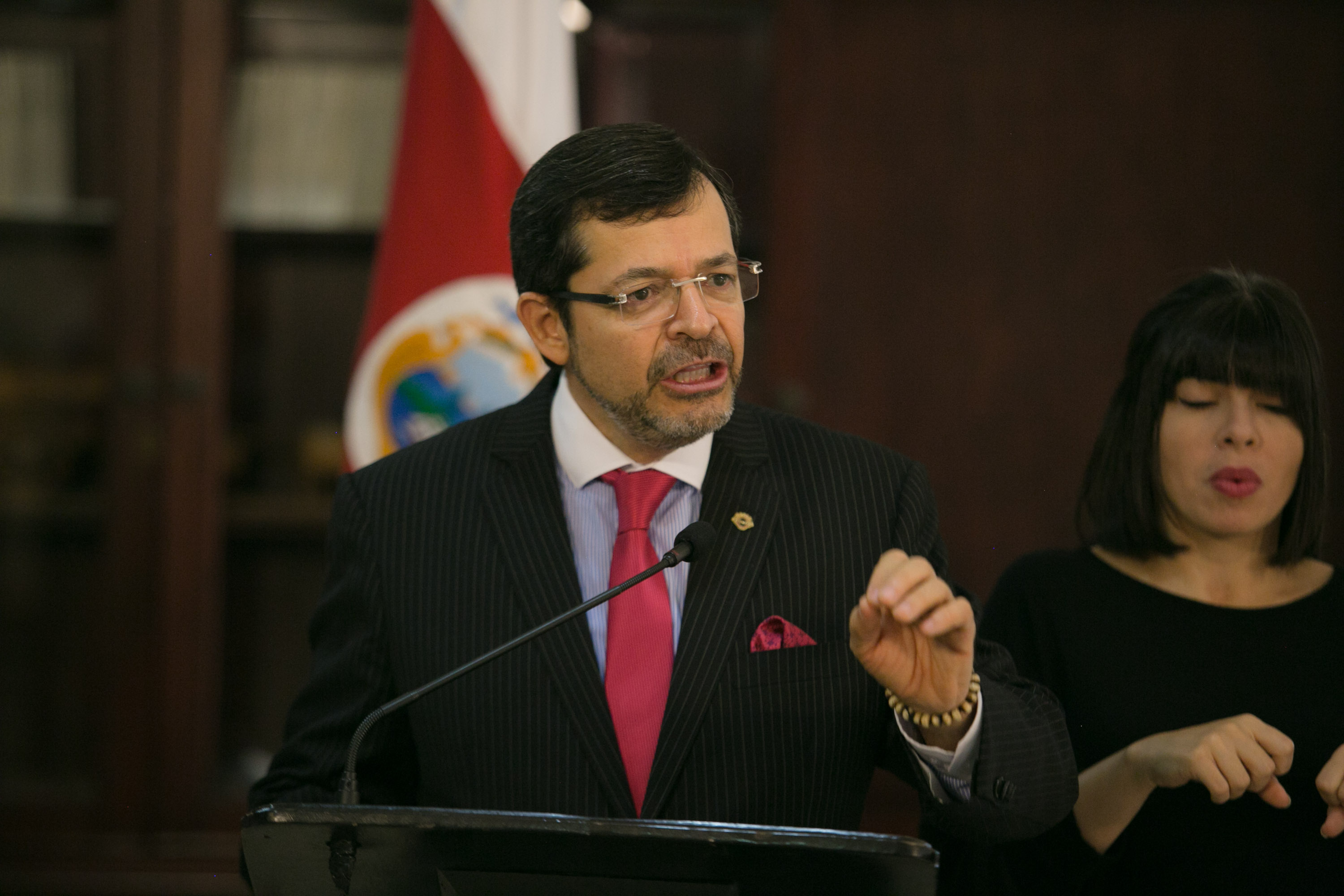 Imagen principal del artículo: Carlos Chinchilla desiste de demandar al Estado