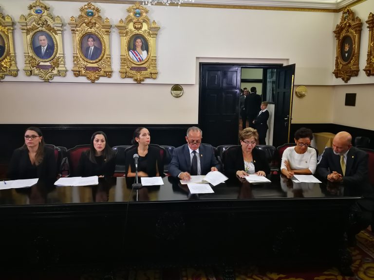 Diputados acuerdan recorte de 5500 millones en presupuesto de la Asamblea