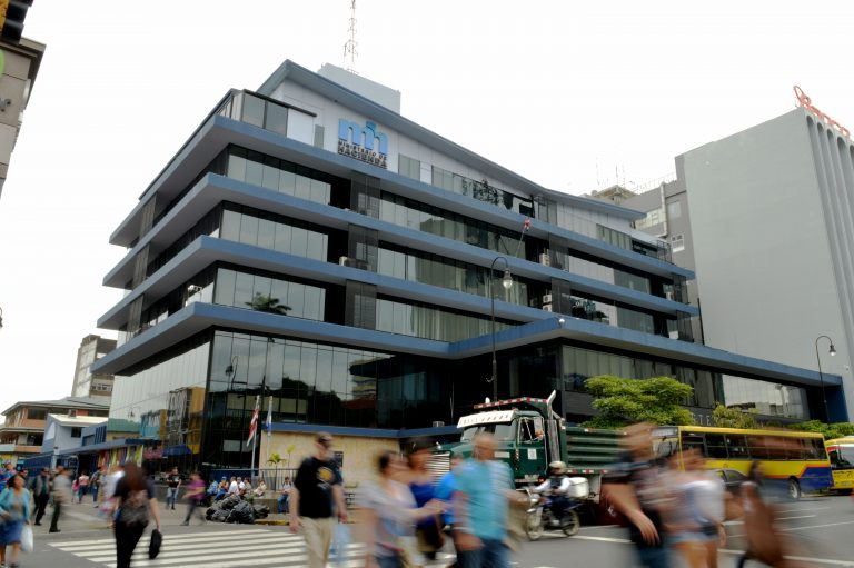 Déficit fiscal llegó a 2,5% del PIB en agosto; gasto en intereses de la deuda fue el más alto en 19 años