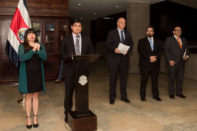 Presidente Alvarado envía un claro mensaje de autoridad