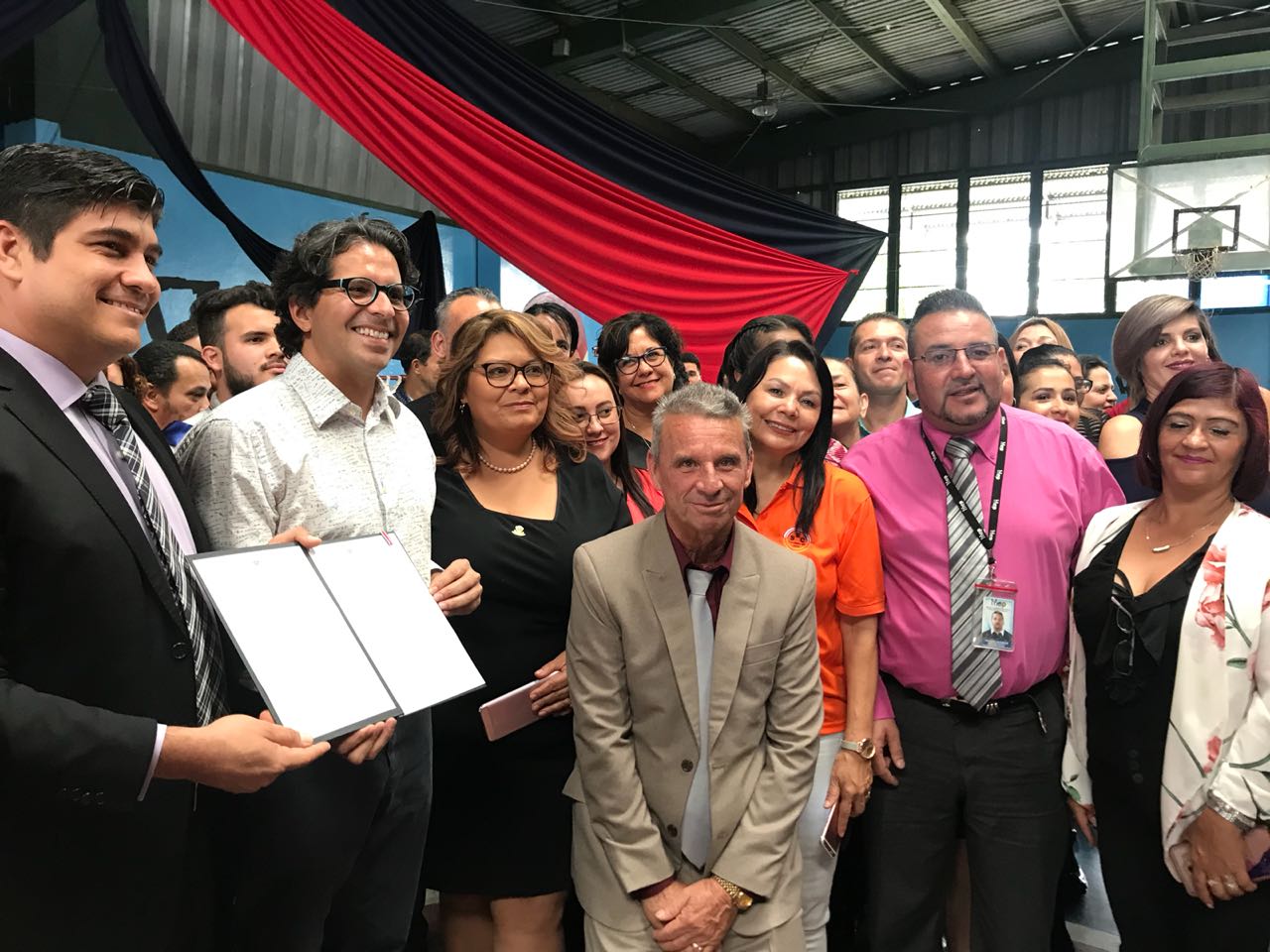 Imagen principal del artículo: MEP emite lineamientos para reducir carga administrativa a docentes