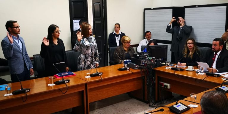 Diputados increpan a Jonathan Mauri y Restauración apunta al ministro Edgar Mora