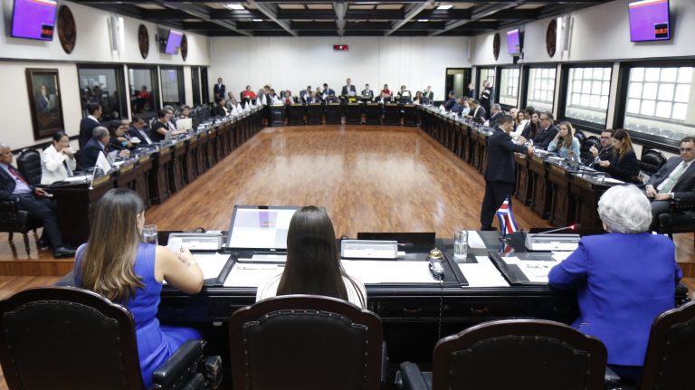 Diputados acuerdan investigar supuesto mal manejo de informes de la Contraloría y Procuraduría