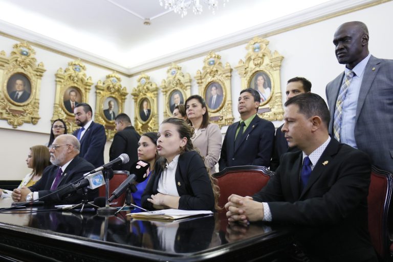 Restauración se roba la jornada con su discurso anti aborto y el PUSC con un proyecto que "tiene truco"