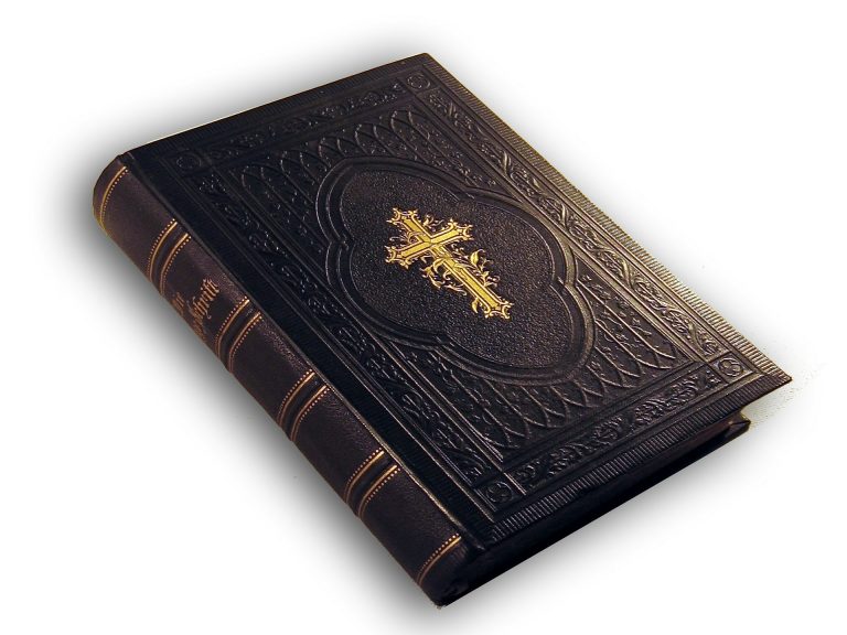 La religión que prohíbe a los niños abrazarse