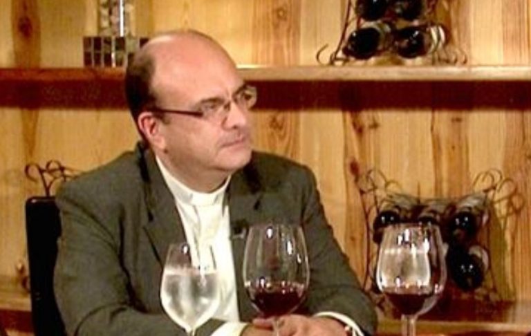 Fiscalía pide 28 años de prisión contra exsacerdote Mauricio Víquez por abusos sexuales contra menores