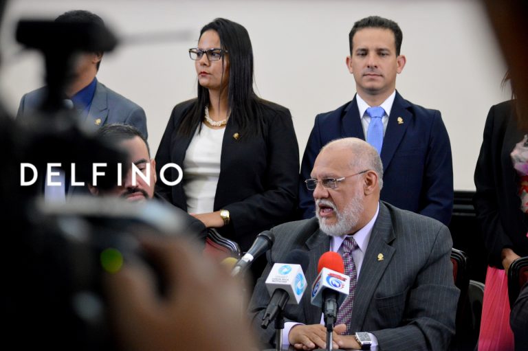 Carlos Avendaño electo segundo secretario del Congreso