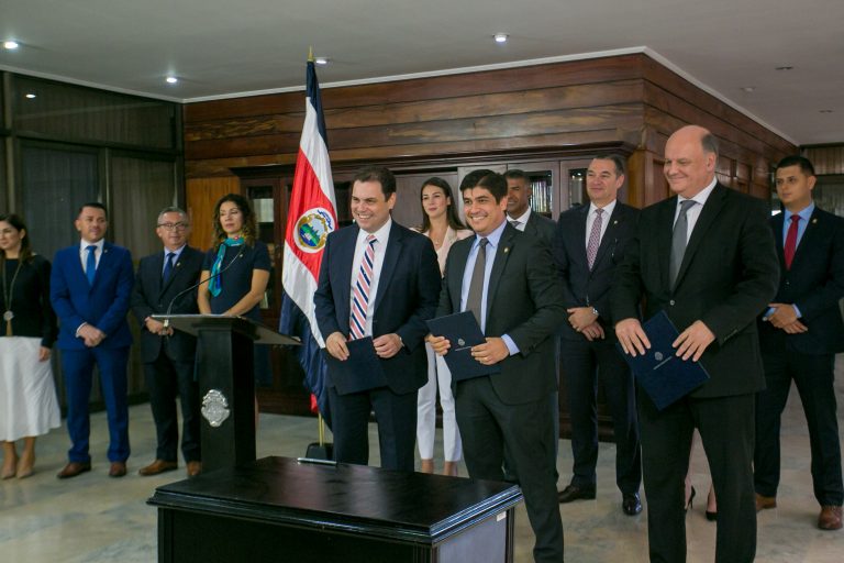 Carlos Ricardo Benavides llama al orden: ¿alcanzará?