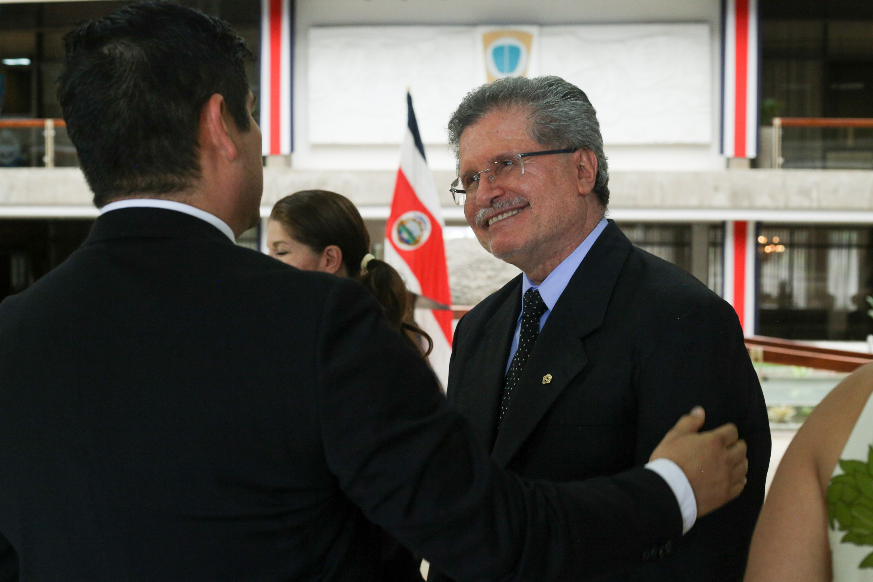 De 38 días de huelga… 38 votos en el Congreso… y el lobo sentado en la sala