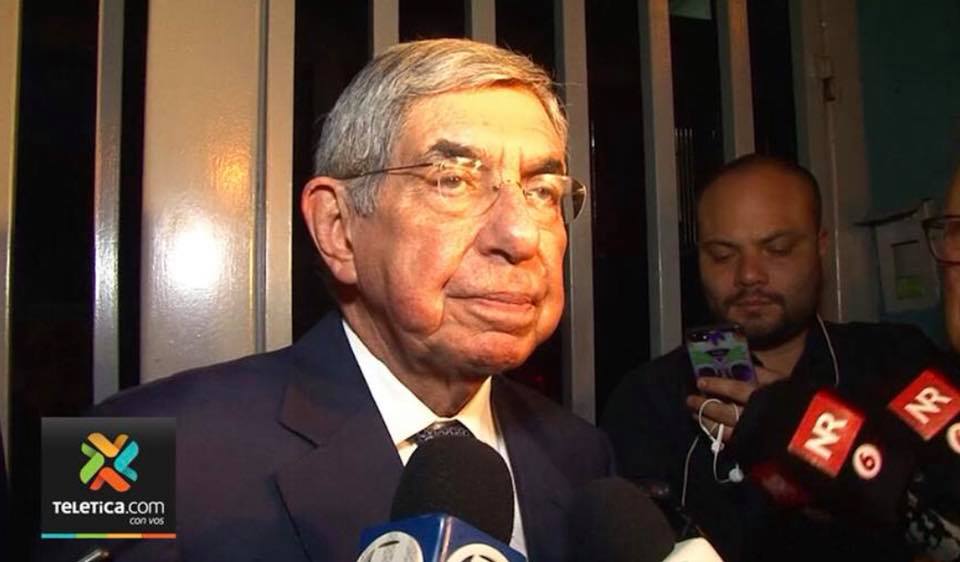 El fantasma de Crucitas toca la puerta de Óscar Arias