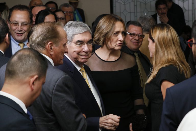 Óscar Arias visitó la Fiscalía