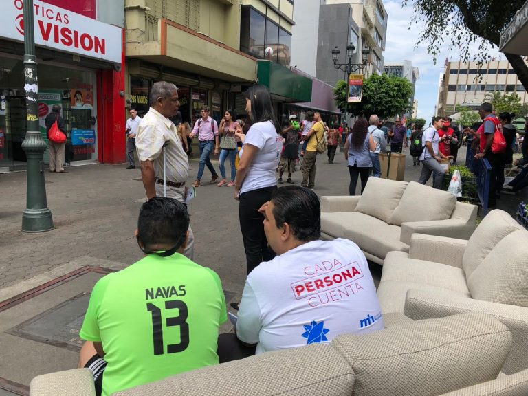 Hacienda se tira a la calle mientras Uber ignora invitación del Gobierno