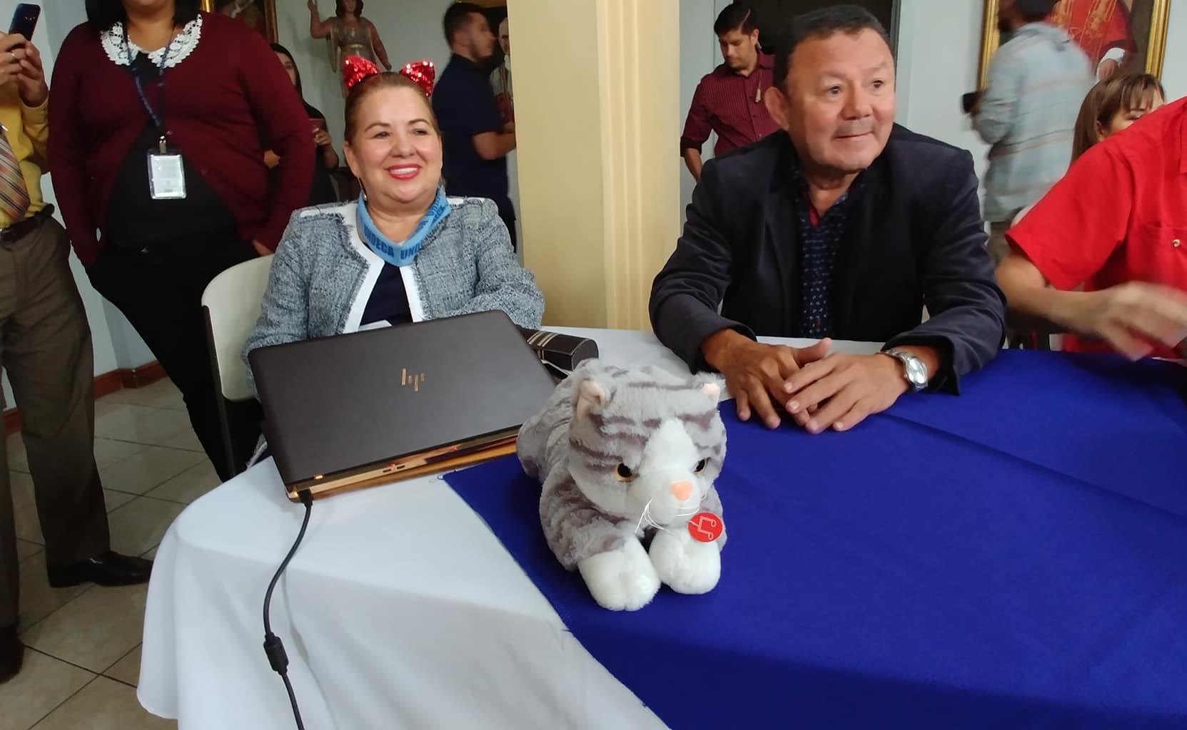 Imagen principal del artículo: Gobierno y sindicatos jugando a cangrejos y gatos