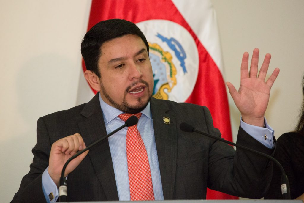 Imagen principal del artículo: Embajador de Costa Rica en Guatemala da positivo en la prueba de coronavirus