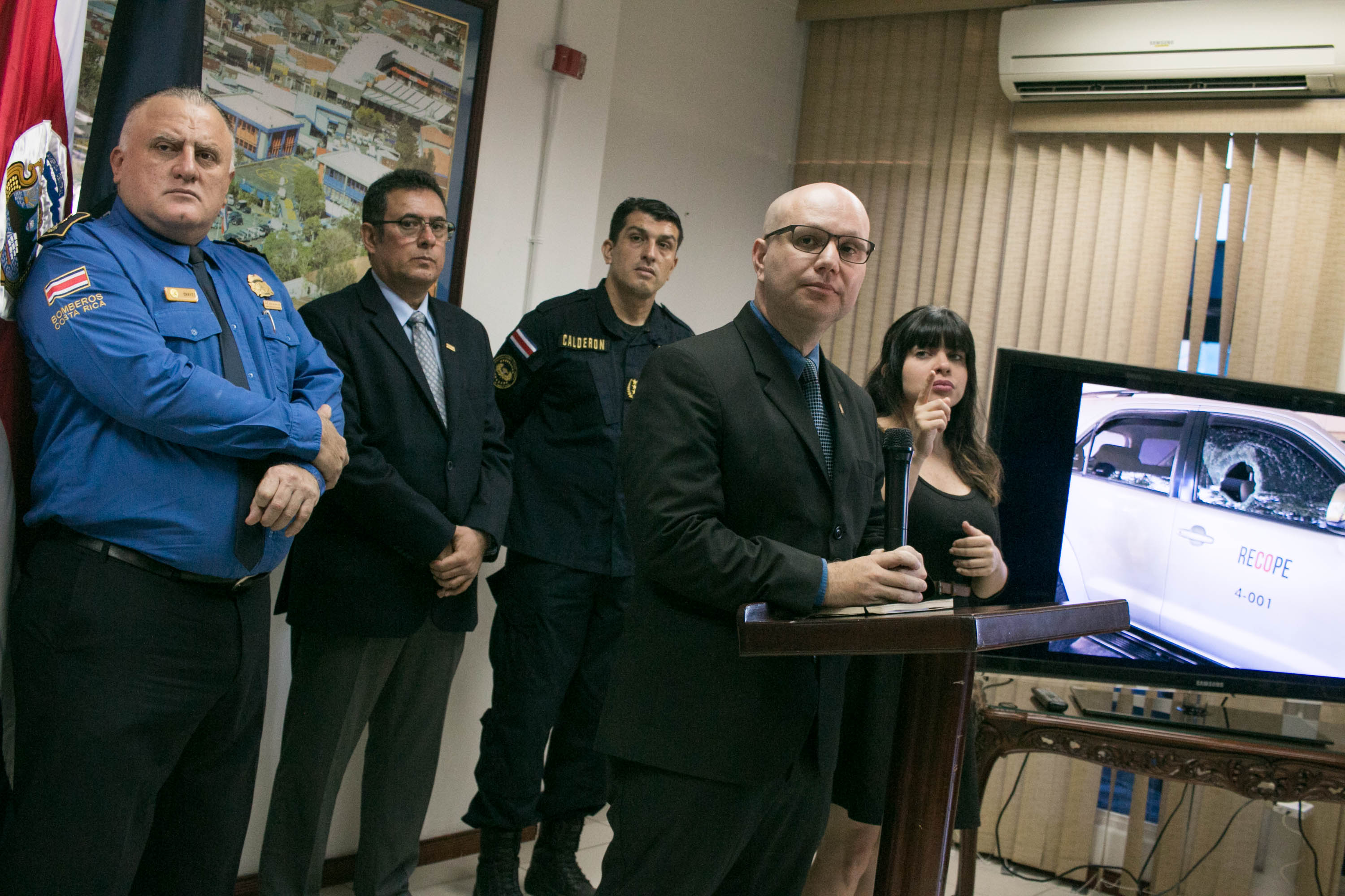 Imagen principal del artículo: Ministro emite directrices para el decomiso de armas amparado en nuevas leyes