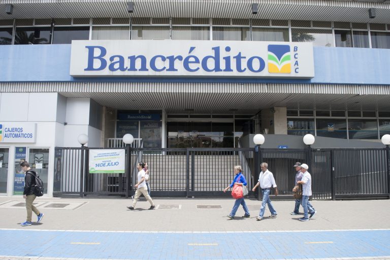 Ordenan apertura a juicio contra Luis Guillermo Solís y exfuncionarios de su gobierno por caso Bancrédito