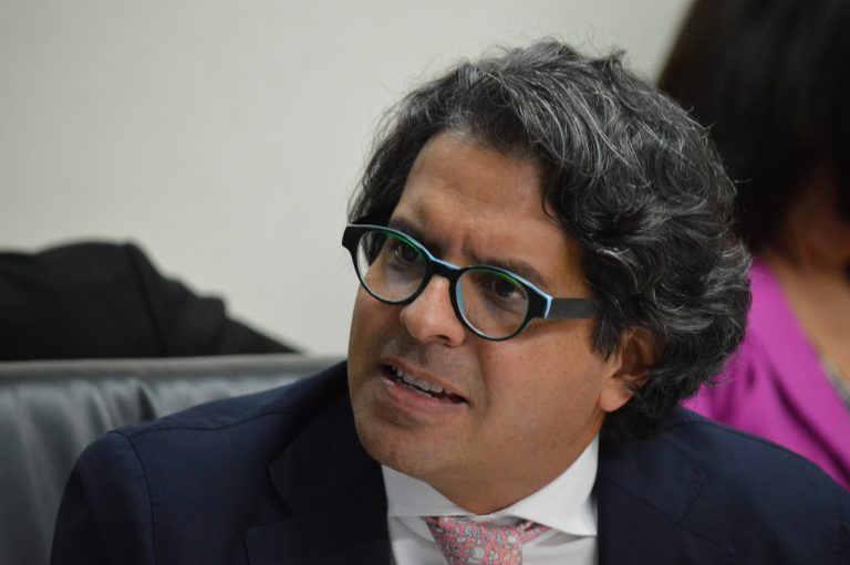 MEP confirma 80 centros cerrados por manifestación de estudiantes; ministro descarta renunciar