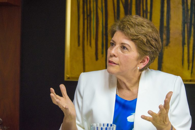 "La regla fiscal realmente se ha vuelto una excepción", dice contralora Marta Acosta