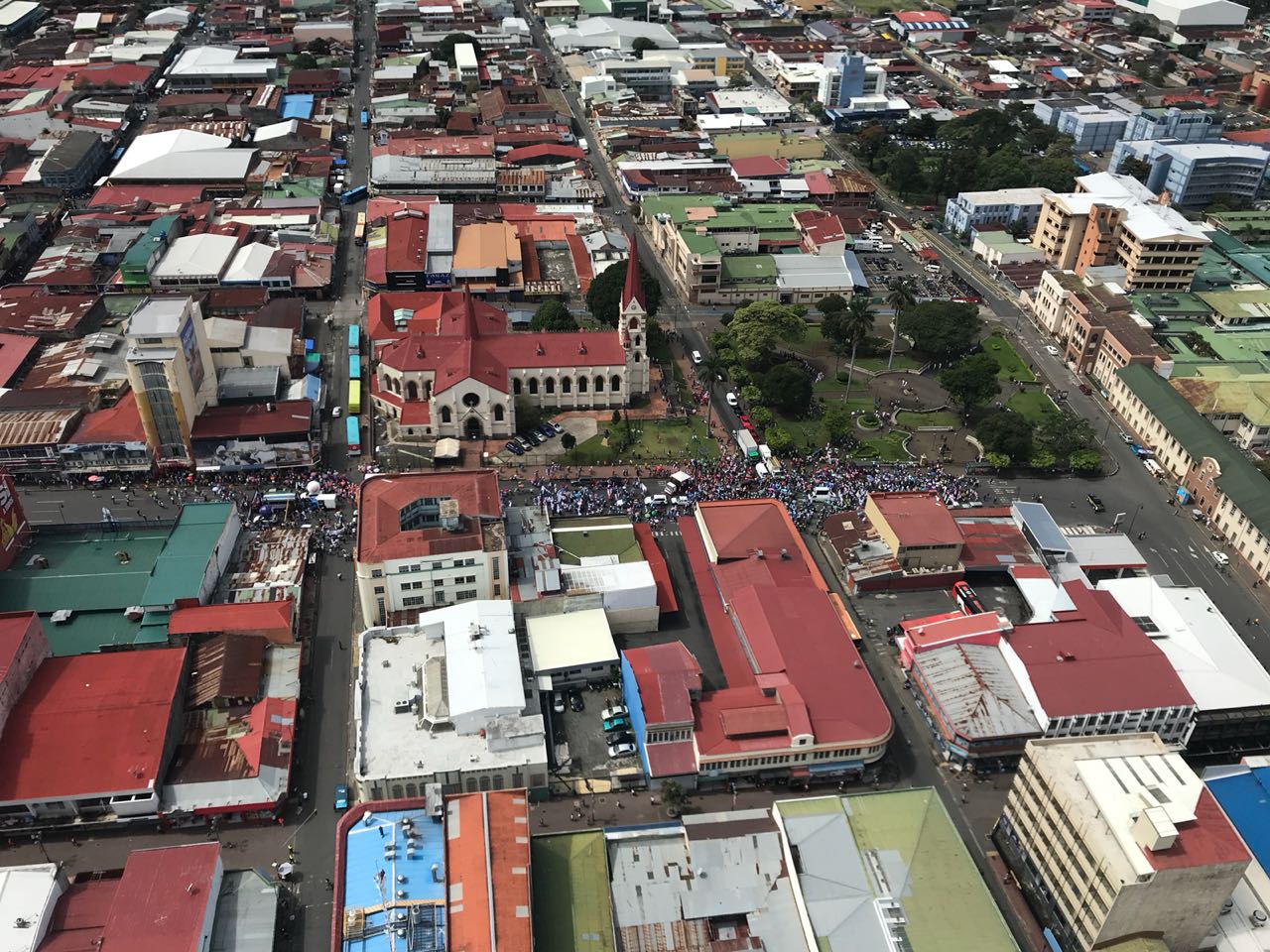 Imagen principal del artículo: Municipalidad de San José acuerda con trabajadores levantamiento de huelga