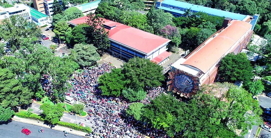 Imagen principal del artículo: Más allá de la milla