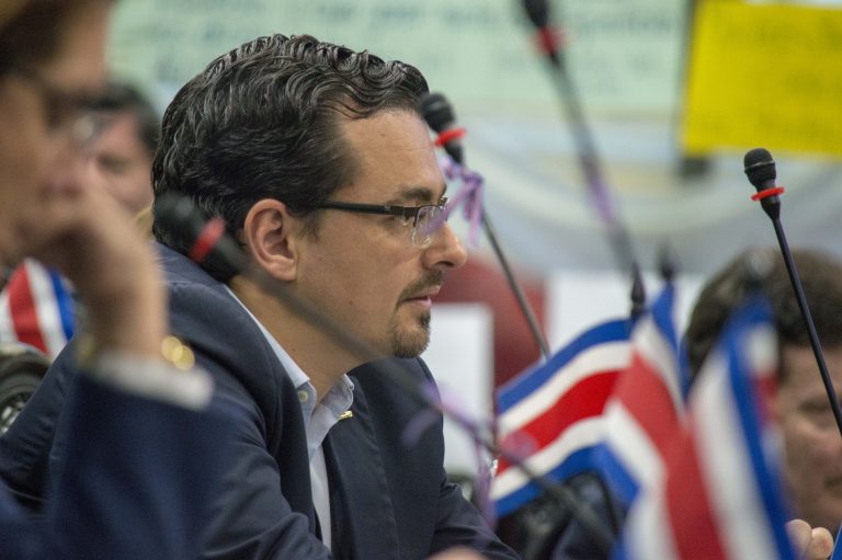 Villalta presenta proyecto para fortalecer la Prodhab tras caso UPAD