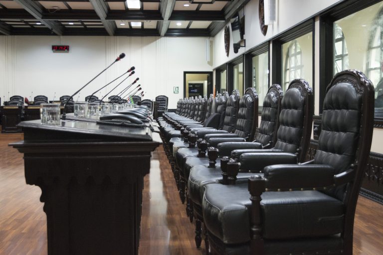 Diputados suspenden sesiones de Plenario por brote de influenza