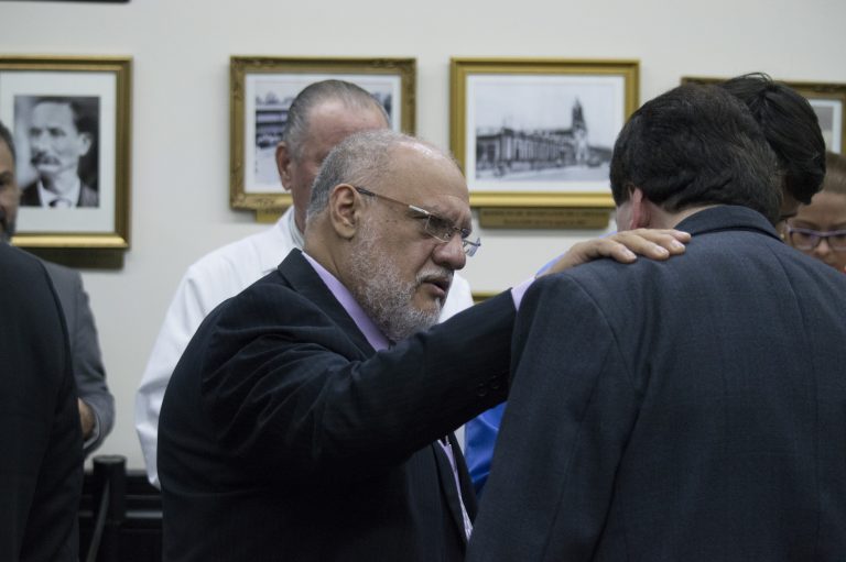 Sala IV analizará durante un mes "extraña consulta" de opositores al plan fiscal