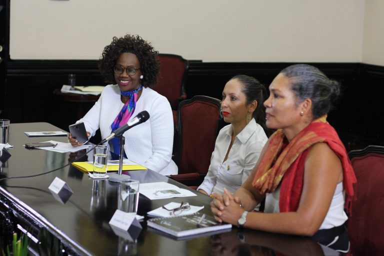 CR Hoy vuelve a poner la lupa en la Cancillería