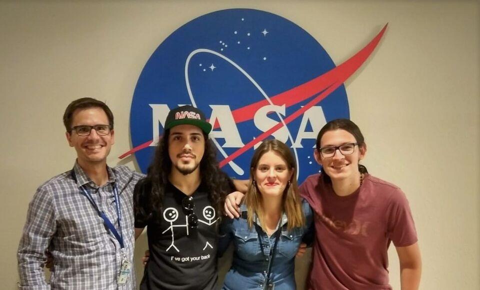 El marchamo en vilo, la Cancillería golpeando la mesa y tres ticos brillando en la NASA