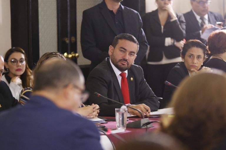 Procuraduría de la Ética interpone denuncia penal contra Jonathan Prendas por viaje costeado por empresario