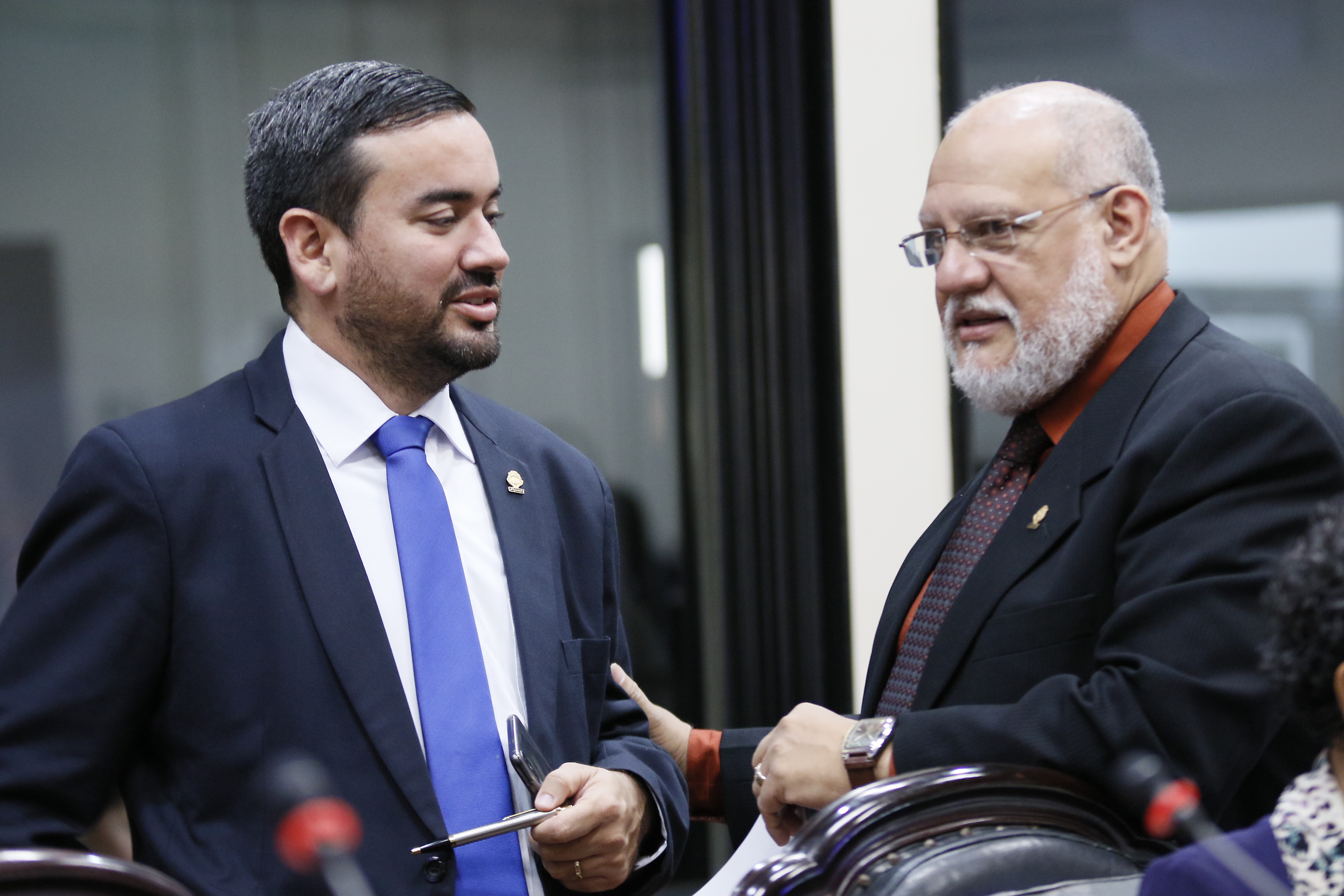 Imagen principal del artículo: Contraloría ordena abrir proceso contra Jonathan Prendas por cobrar incentivo mientras trabajaba en campaña electoral