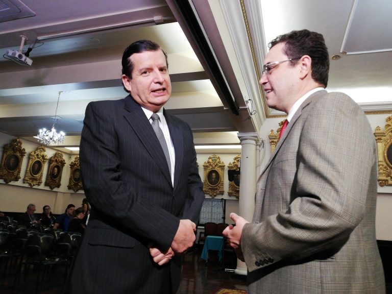 Los ojos sobre el magistrado Jorge Araya y la Comisión de Ingreso y Gasto Público