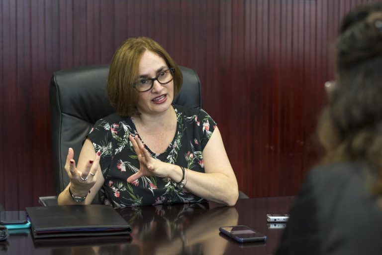 Expresidenta del ICE rechaza acusaciones y recuerda al gobierno que "durante el período 2018-2022 nunca se habló de apagones"