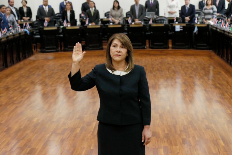 ANEP pide separar a vicepresidenta de la Corte tras pedir borrar sentencias sobre funcionarios de Supremos Poderes
